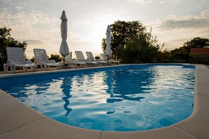 Piscine extérieure, piscine chauffée
