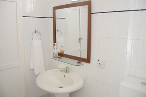 Bungalow, Ocean View | Bathroom - Résidence les Banians (Grand Gaube)