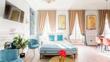 Apartment, City View | Living area | Offices