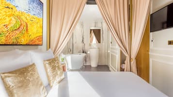 Căn hộ, quang cảnh thành phố | Bộ đồ giường kháng dị ứng, nệm có lớp đệm bông, két bảo mật tại phòng