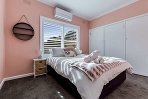 3 bedrooms, iron/ironing board, WiFi, bed sheets - Kennington House, 3BR Home in Bendigo City (Kennington)