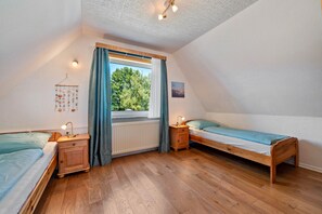 2 bedrooms, WiFi, bed sheets