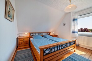 2 bedrooms, WiFi, bed sheets