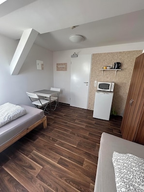 Zweibettzimmer (#404) | Individuell eingerichtet, Bügeleisen/Bügelbrett, kostenloses WLAN