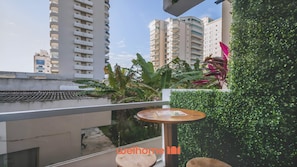 Outdoor dining - Apartamento no Guaruja a 600m da Praia da Enseada (Guarujá)