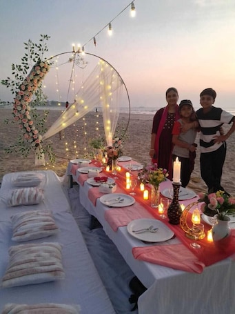 Outdoor dining. Ocean Mist Beach Homestay
