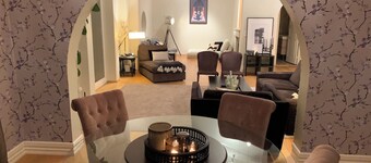 Spacious 5-bedroom villa with beautiful panoramic view!!