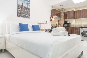 Iron/ironing board, WiFi, bed sheets