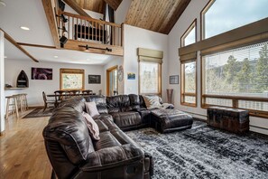 TV, fireplace, DVD player, offices - Cozy 2 BDR + Loft w/Mtn Views & Foosball! (Blue River)