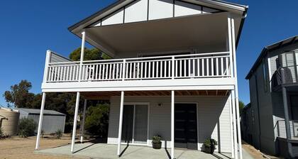 Koolywurtie- Spacious, 5 bedrooms, close to beach!