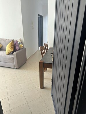 Living area - Beach & Comfort Stay in Martil: Garden, Terrace, WiFi, Free Parking & 2BR Appt (Martil)