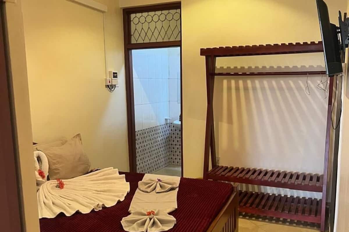 Enkeltrom – comfort | Memory foam-senger, safe på rommet og individuelt dekorert