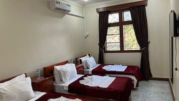 Deluxe suite | Een kluis op de kamer, individueel gedecoreerd, individueel gemeubileerd