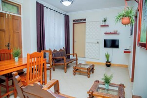 Comfort Double or Twin Room, Balcony, Mountain View | Living area | Computer monitors, printers