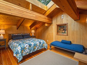 1 bedroom, iron/ironing board, free WiFi, bed sheets - Serene Waterview Cabin Near Friday Harbor (Friday Harbor)