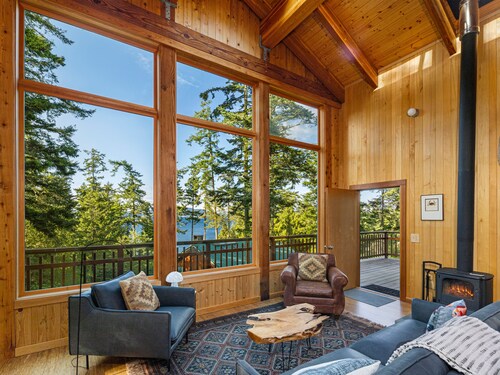 Serene Waterview Cabin Near Friday Harbor