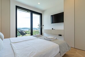 4 makuuhuonetta, ilmaiset vauvansängyt, vuodevaatteet