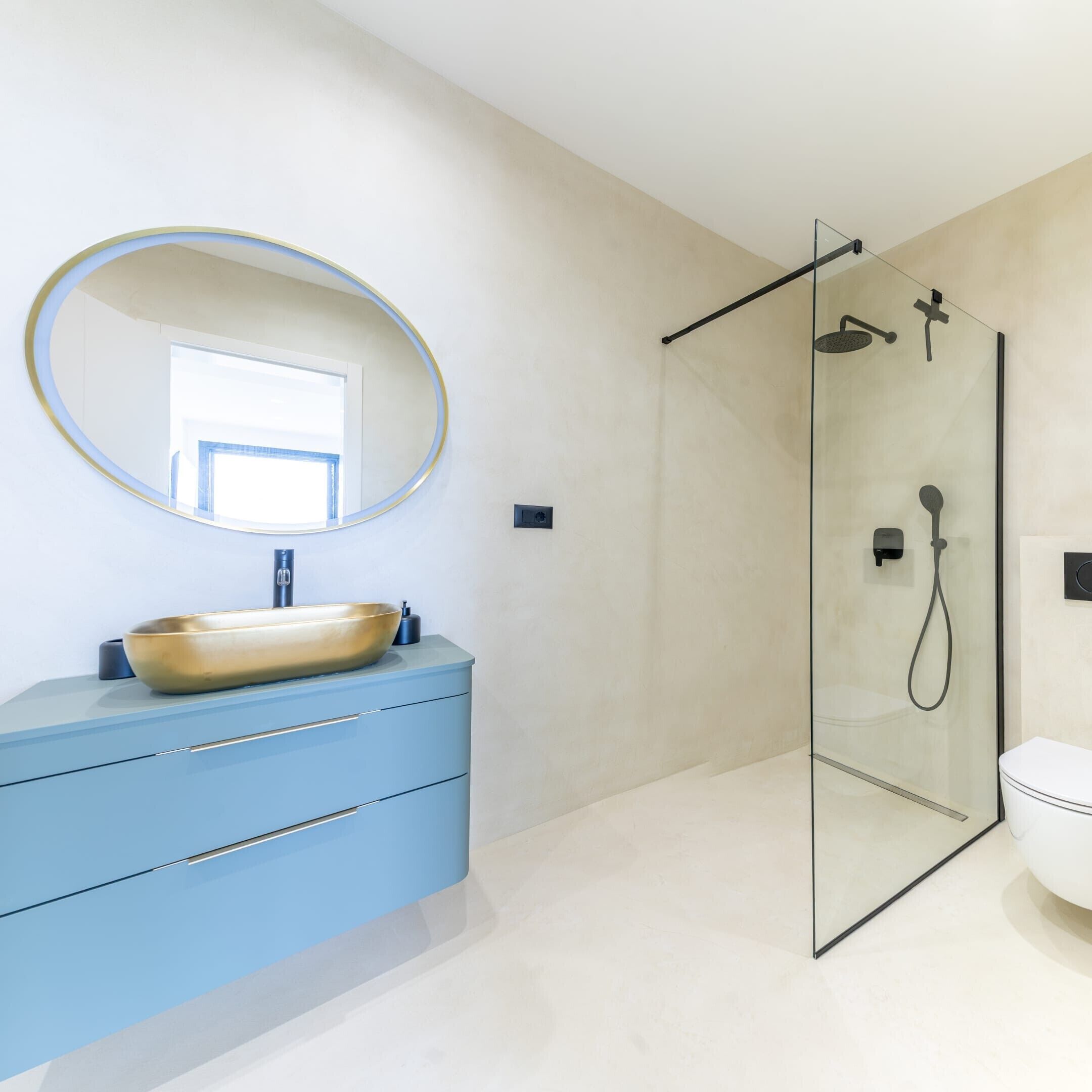 Shower, towels