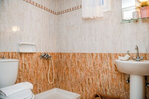 Apartamento familiar, vistas al mar | Baño