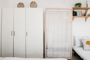 Family Apartment, Sea View | Living area