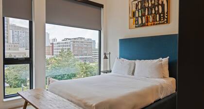 Sosuite One Bed Apt w Rooftop, Gym, Laundry