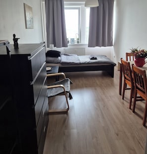 Een strijkplank/strijkijzer, gratis wifi