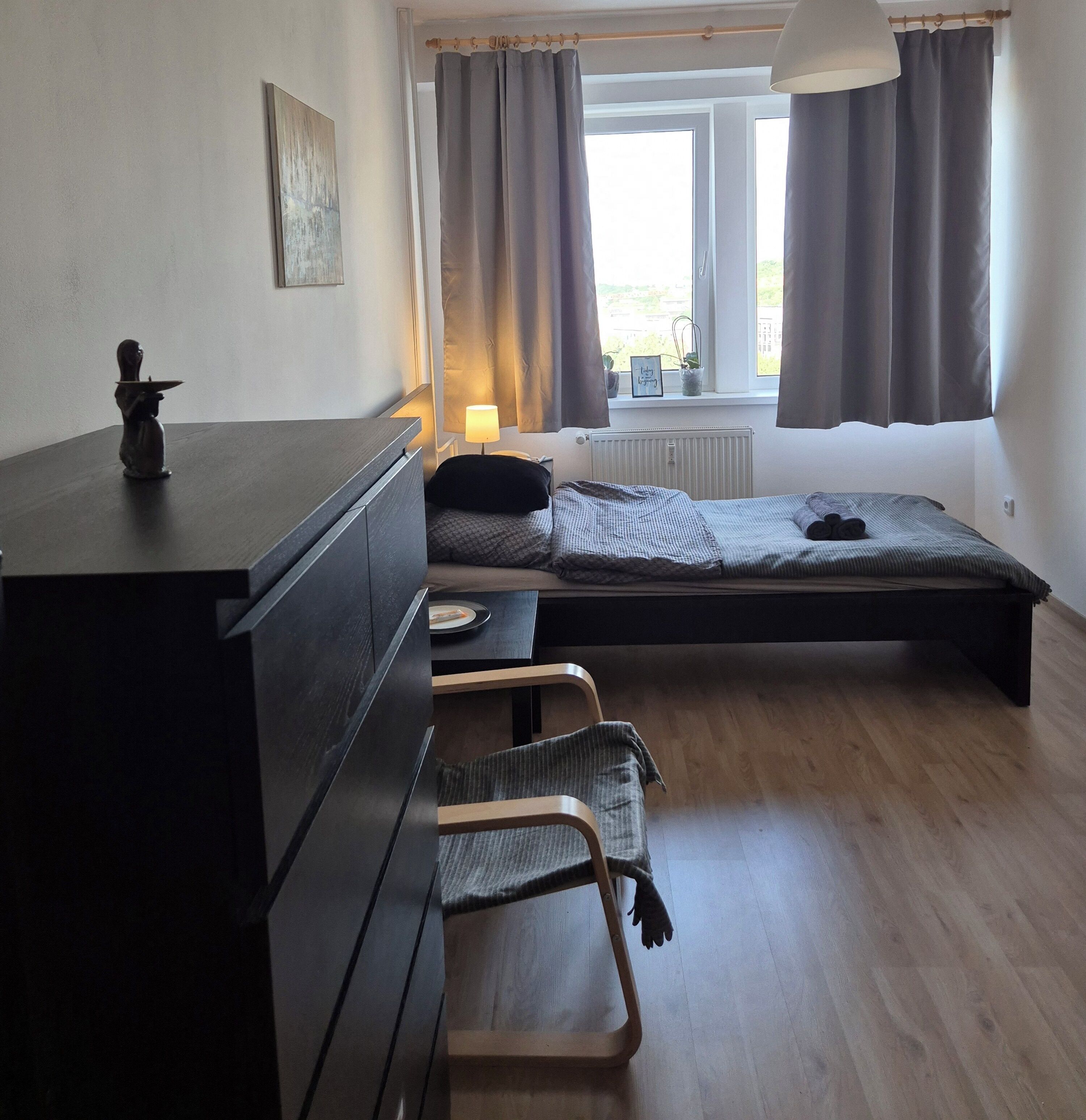 Iron/ironing board, free WiFi, bed sheets