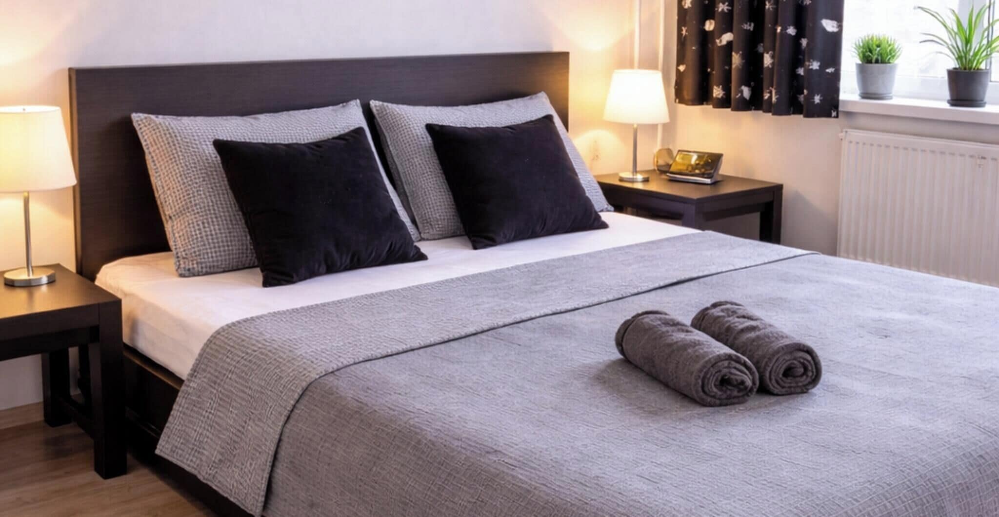 Standard Apartment | Laptop workspace, iron/ironing board, free WiFi, bed sheets