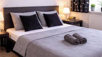 Standard Apartment | Laptop workspace, iron/ironing board, free WiFi, bed sheets