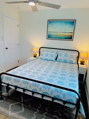 4 bedrooms, iron/ironing board, WiFi, bed sheets