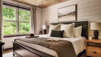 5 slaapkamers, een bureau, een strijkplank/strijkijzer, reisbedje