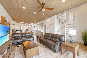 TV - Located on the Island Moorings marina with spectacular bay and gulf views from t (Port Aransas)