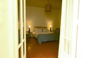 2 chambres, bureau, Wi-Fi, draps fournis