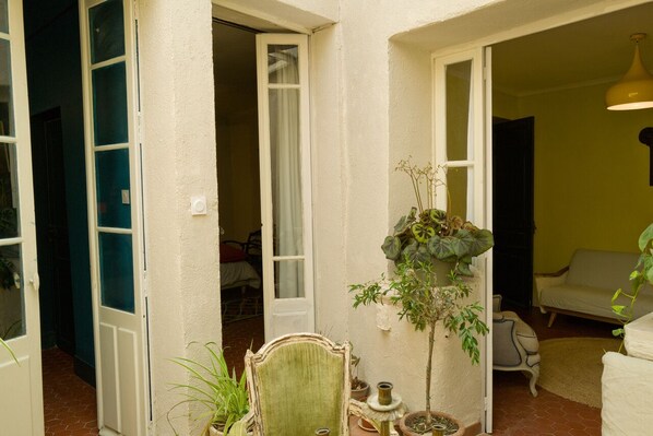 Interior - Spacious 2BR 90m2 in heart of Provençe Village, near Lake (Besse-sur-Issole)