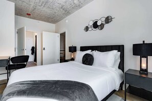 2 habitaciones, escritorio, tabla de planchar con plancha y wifi 