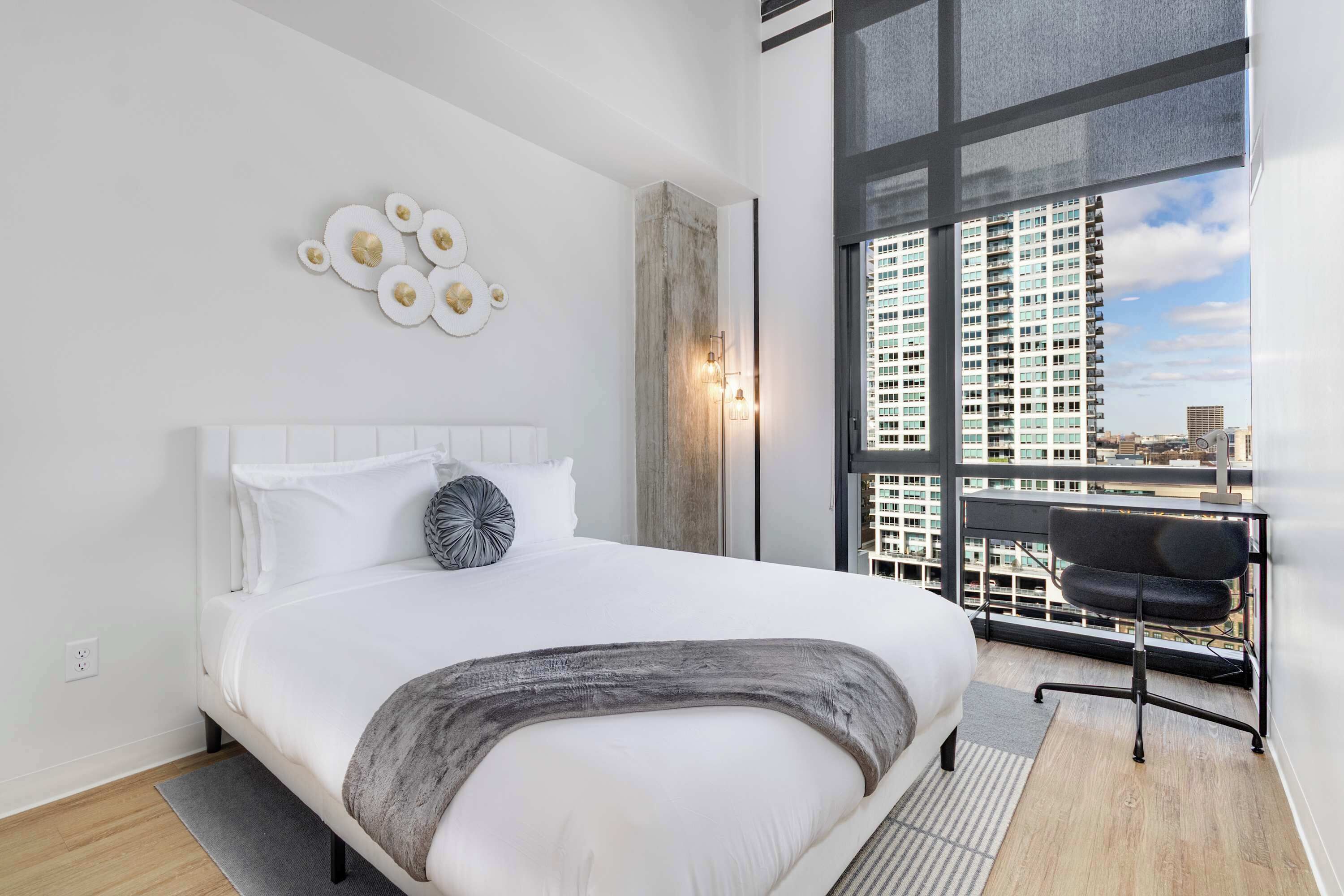 2 quartos, escrivaninha, Wi-Fi, roupa de cama