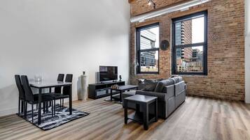 Televisión y oficina