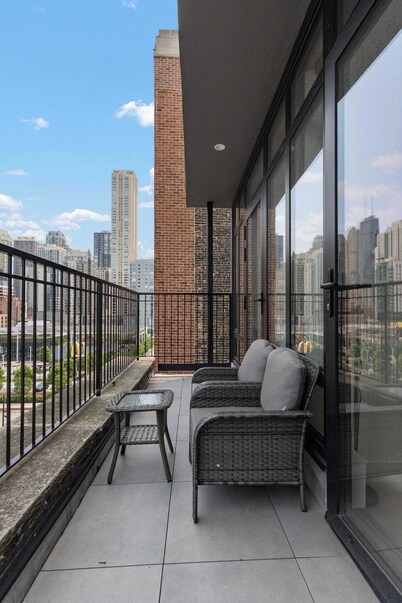 River North Private Deck With In and Out Parking