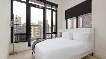 3 Schlafzimmer, Schreibtisch, Bügeleisen/Bügelbrett, Reisekinderbett