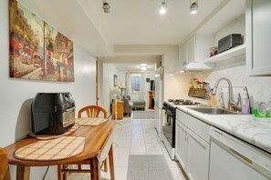 Apartment (0 Bedroom) | Interior