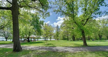 Walk to Lake George: Guest Suite in Oak Grove
