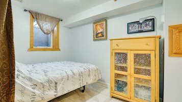 Apartment (0 Bedroom) | Interior