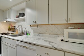 Apartment (0 Bedroom) | Bahagian dalam