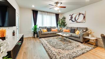 Apartemen (3 Bedrooms) | Bagian depan properti