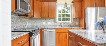 Charming 4-bedroom house with WiFi and AC in wonderful Narragansett