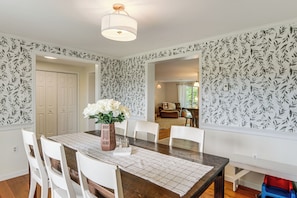 House (5 Bedrooms) | Interior