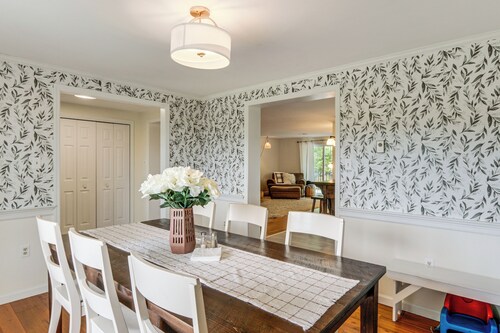 Mtn-view Pleasantville Home on 100 Acres!