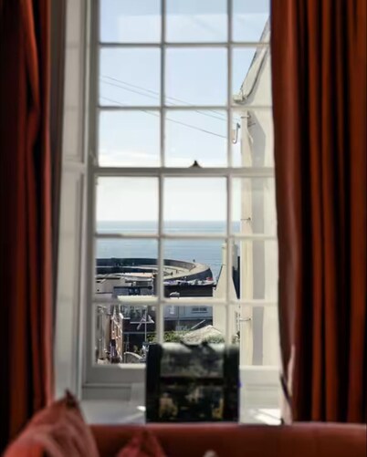 Stunning Jurassic 3-bed with views over Lyme Bay.