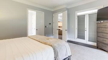 House (5 Bedrooms) | Interior