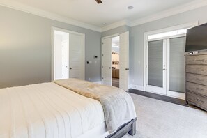 House (5 Bedrooms) | Interior